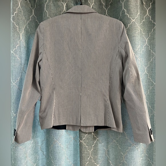 Navy and white pinstripe stylish professional blazer - Size 46/ 12 - Picture 5 of 5